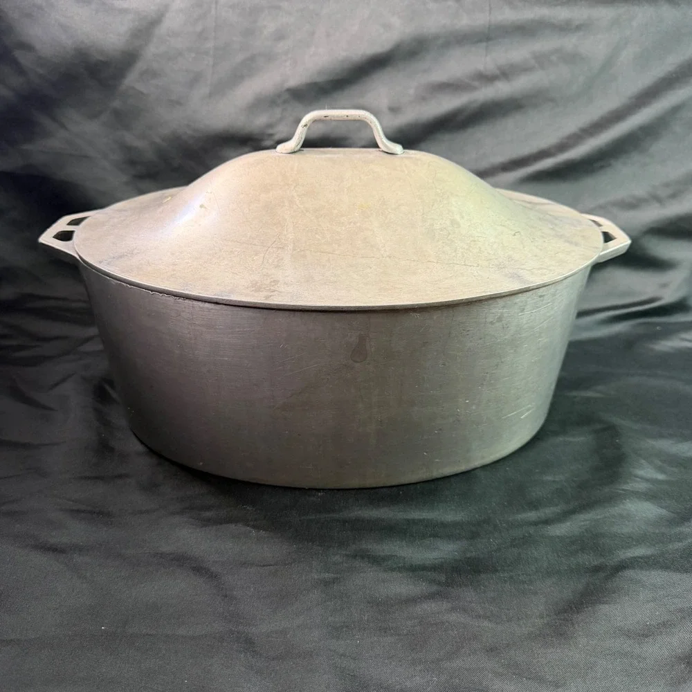Vintage Art Cast Heavyware Oval Dutch Oven Roaster Aluminum 43 with Lid